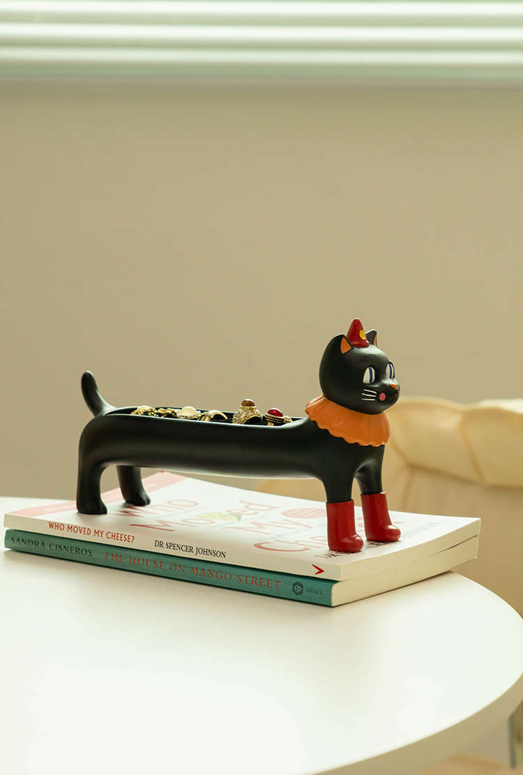 Circus Cat Ring Holder, Cute Resin Jewelry Organizer for Desk