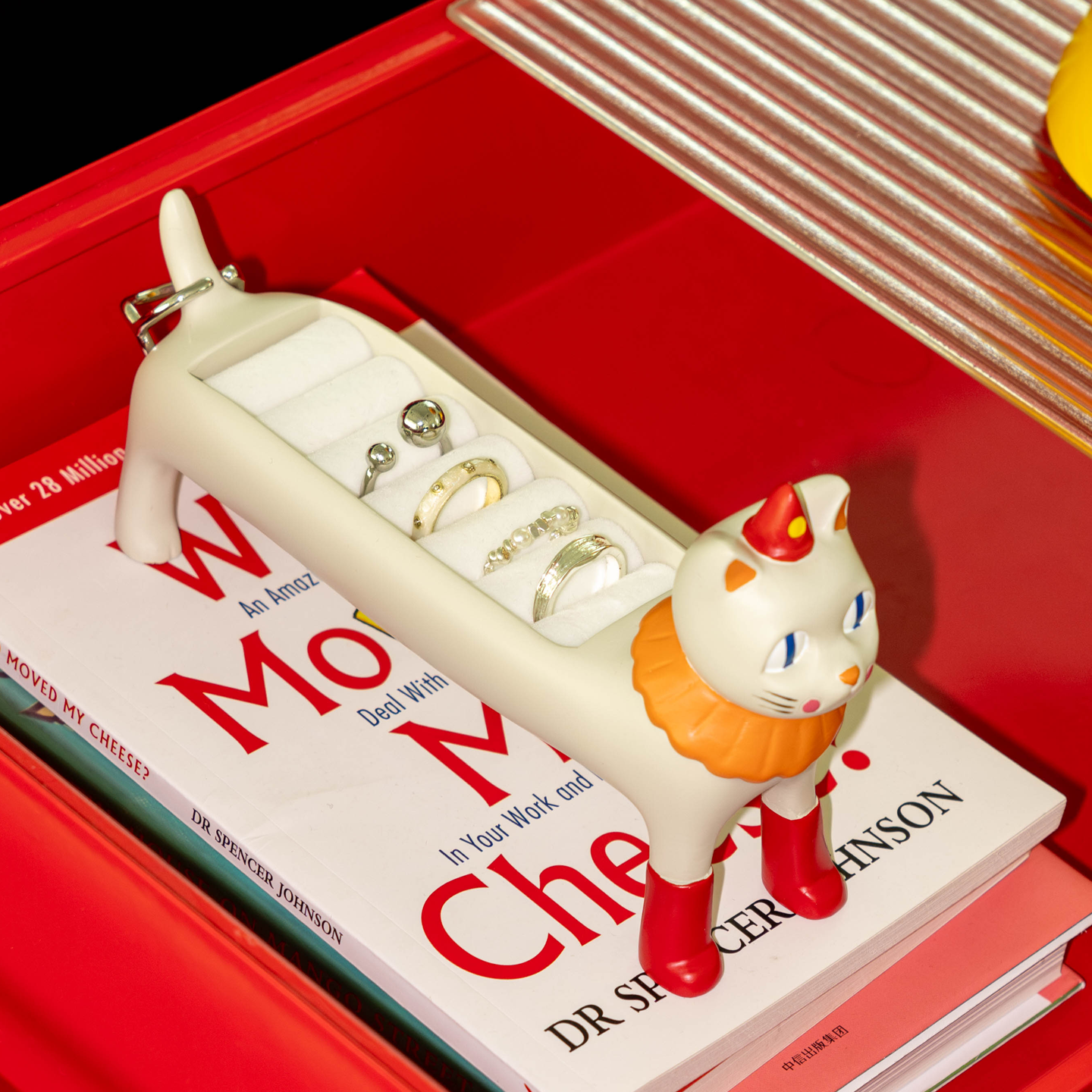 Circus Cat Ring Holder, Cute Resin Jewelry Organizer for Desk