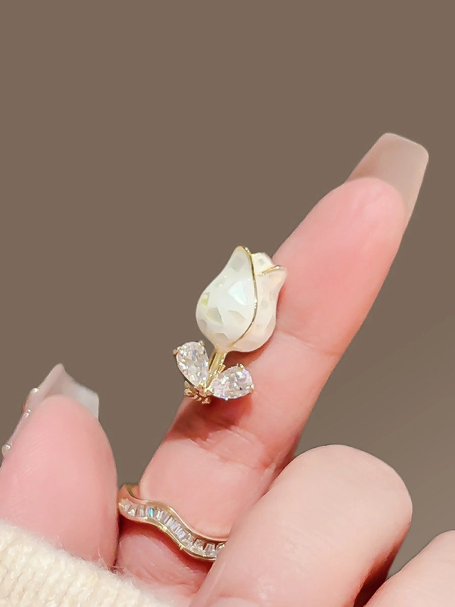 Shell Tulip Brooch product image showing tulip