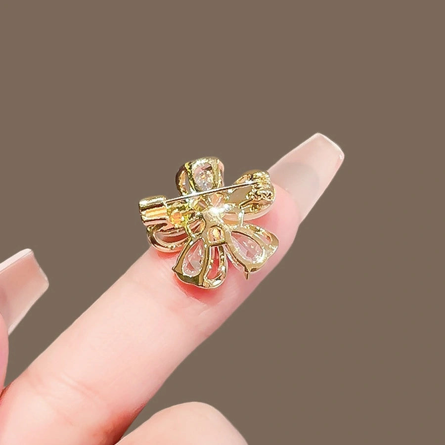 Cat Eye Flower Mini Brooch product image showing flower