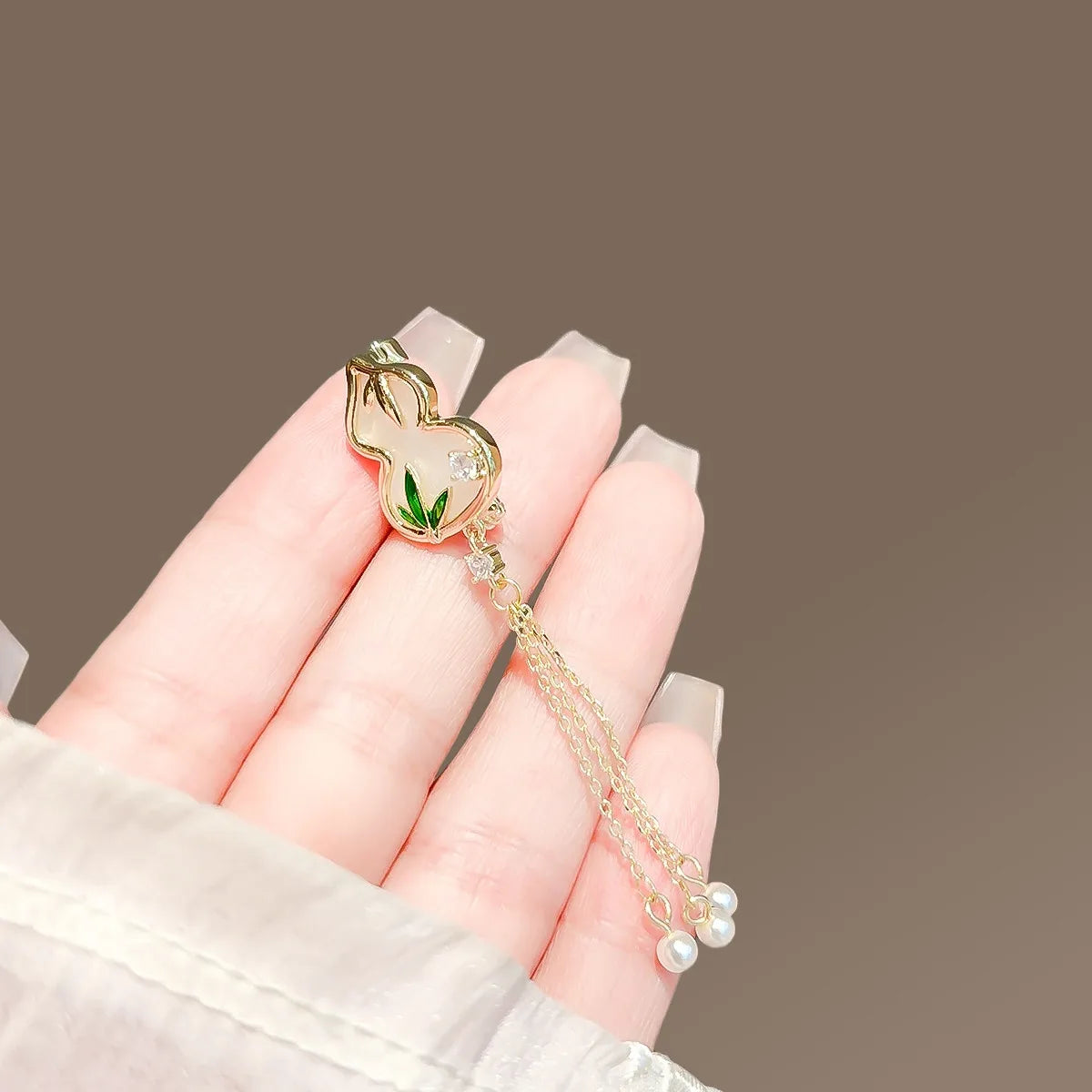 Floral garment pendant pin product image