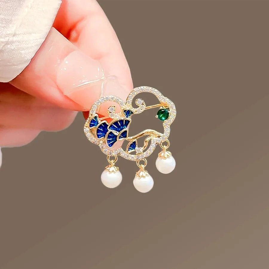 Floral brooch product image