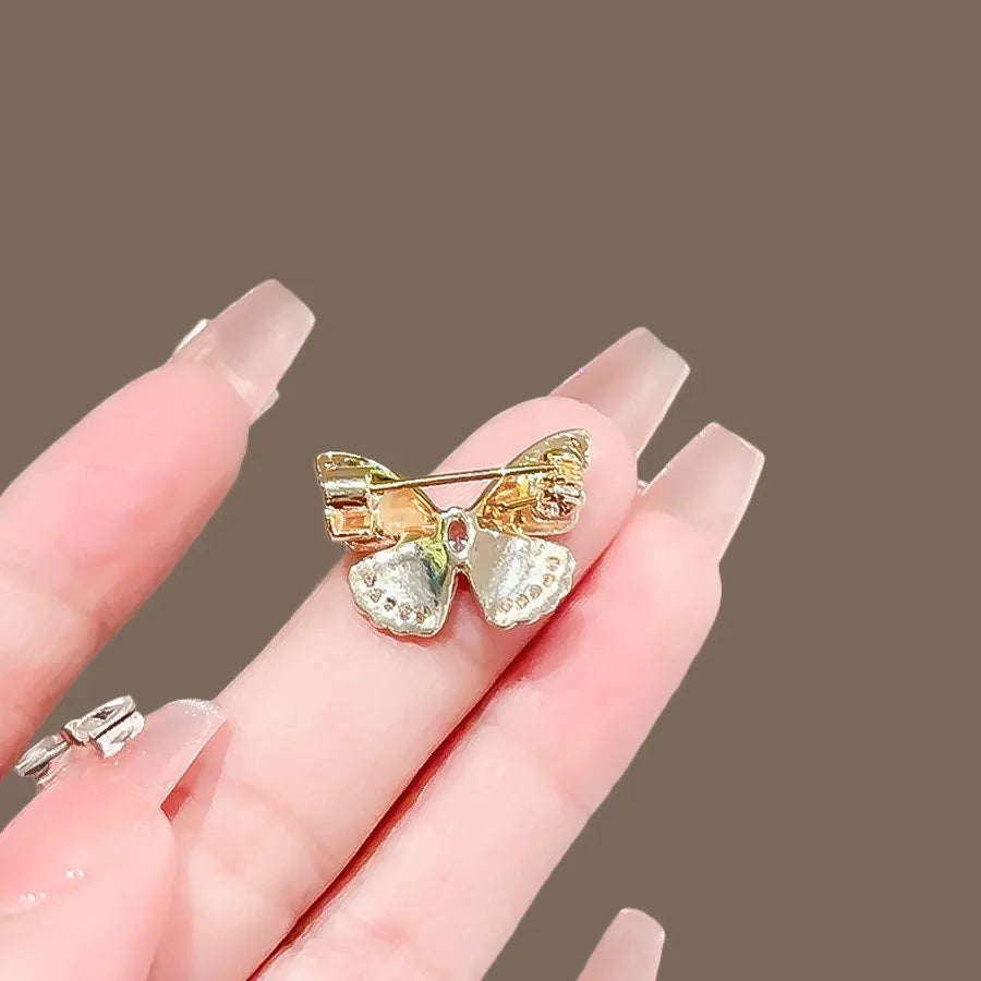 Floral brooch product image