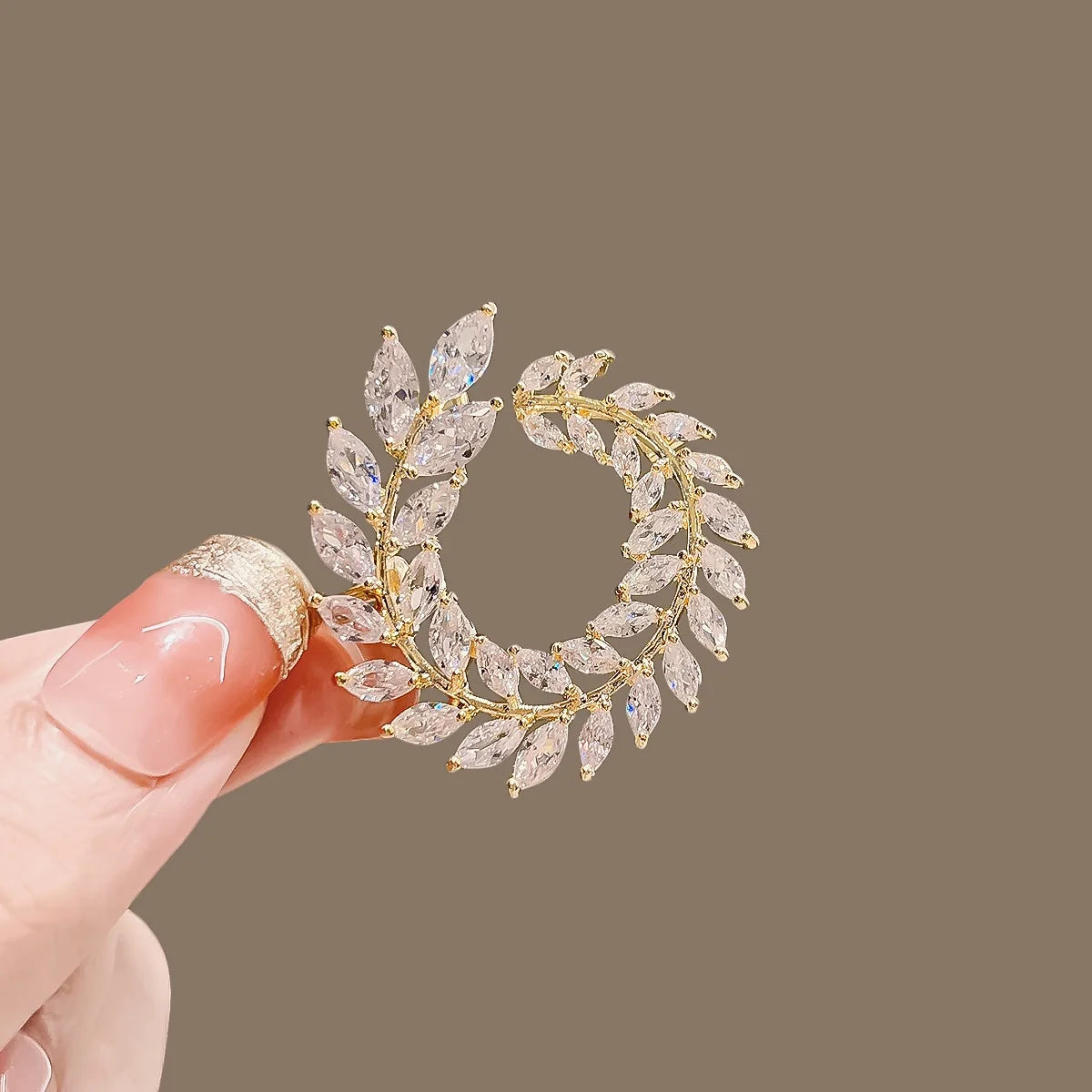 Floral brooch product image
