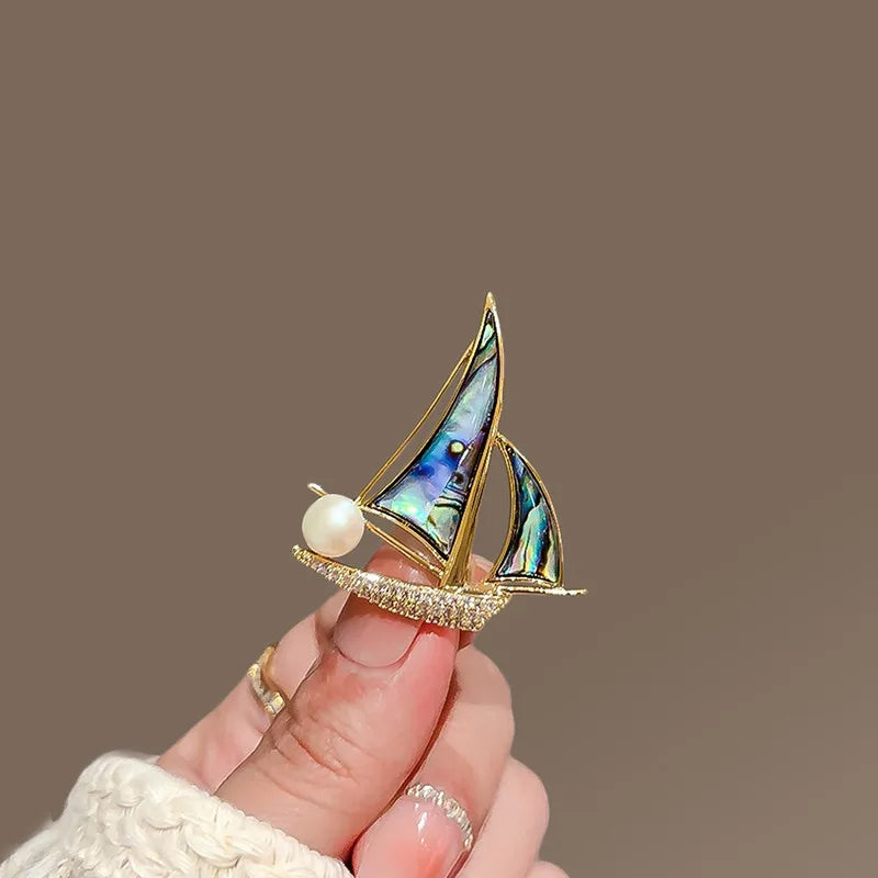 Style Detail brooch variant image