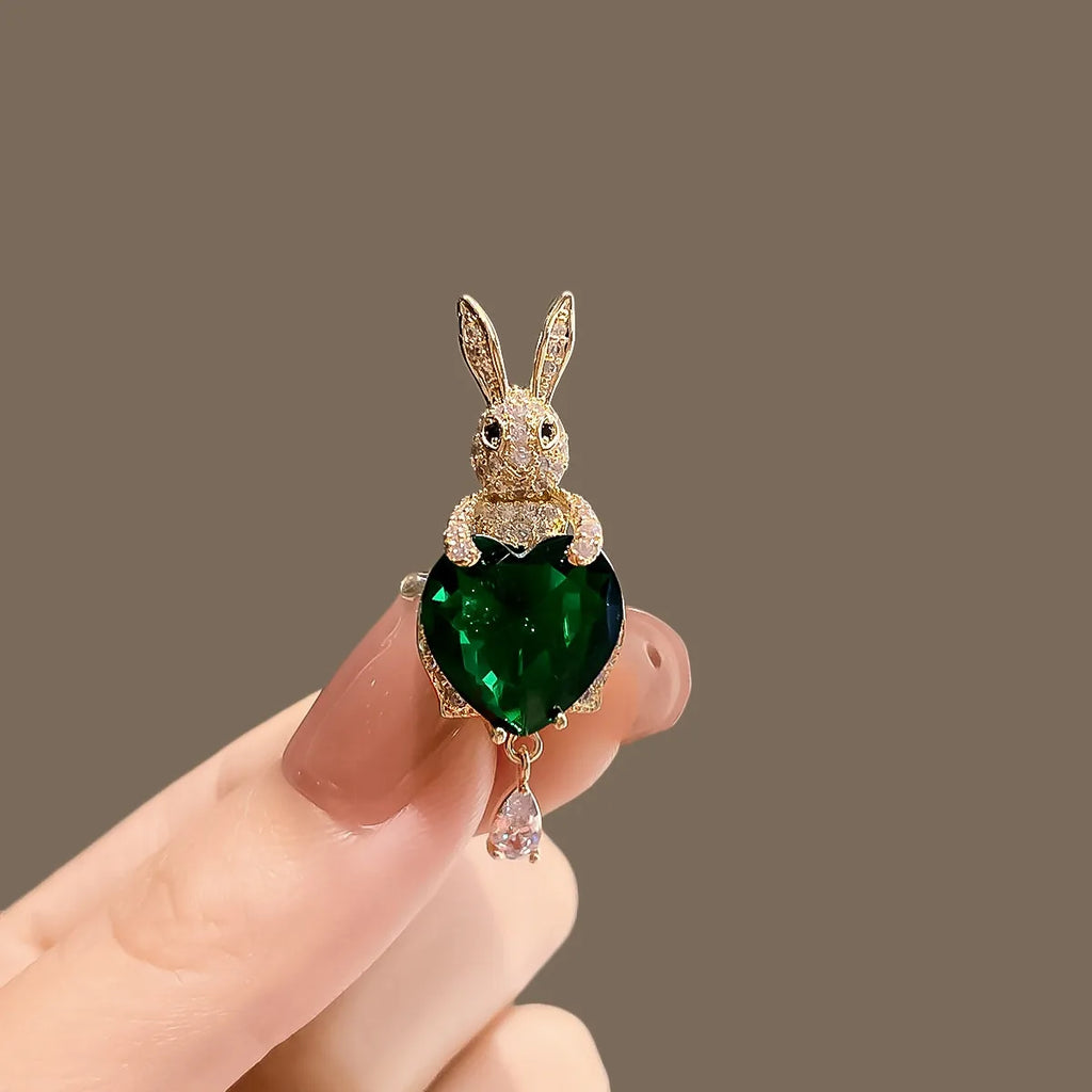 Green brooch variant image