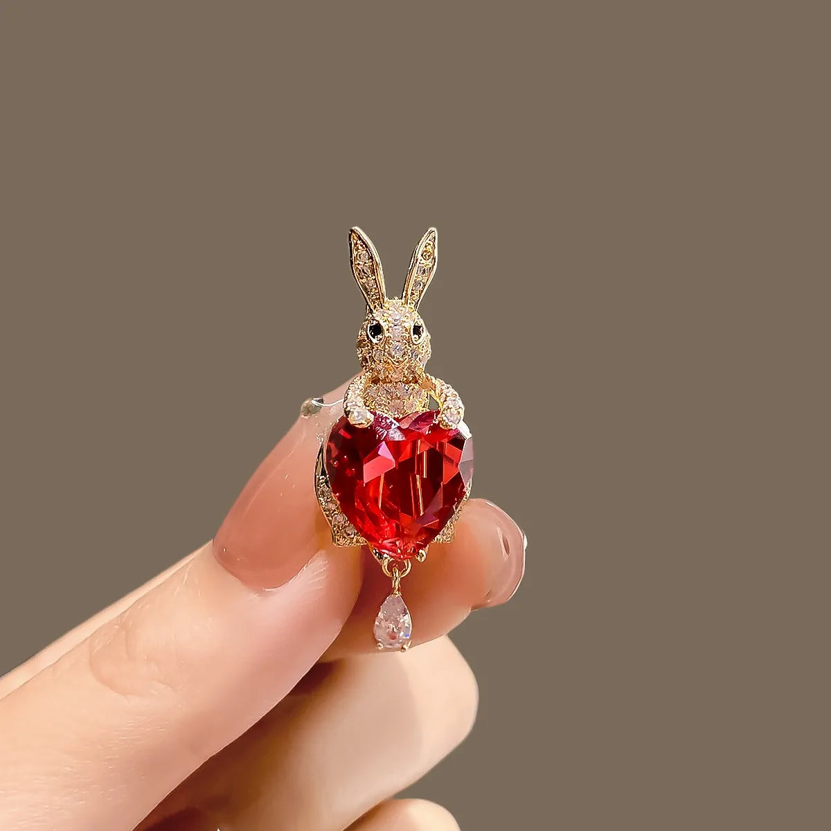 Heart Hugging Bunny brooch variant image