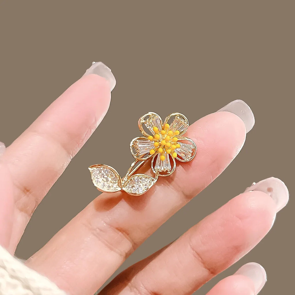 Daisy brooch product image