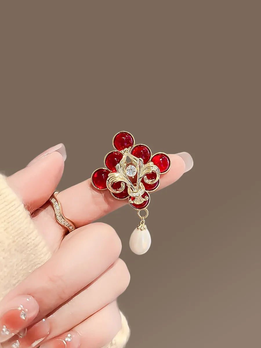 Chinese Knot brooch product image