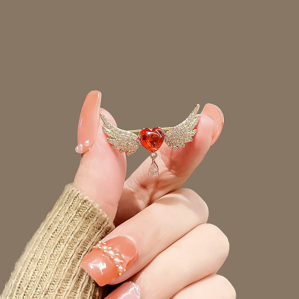 Heart brooch product image