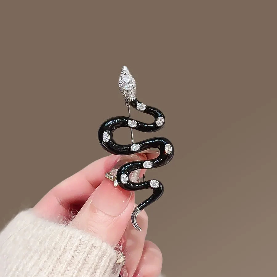 Black Snake brooch variant image