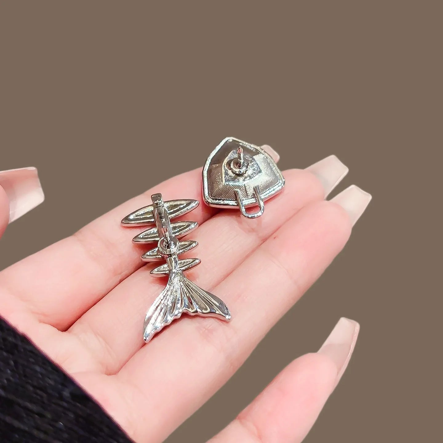 Crystal waist adjustment pin product image