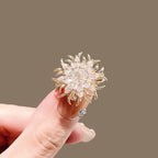 Daisy brooch product image