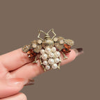 Bee brooch - product image 2