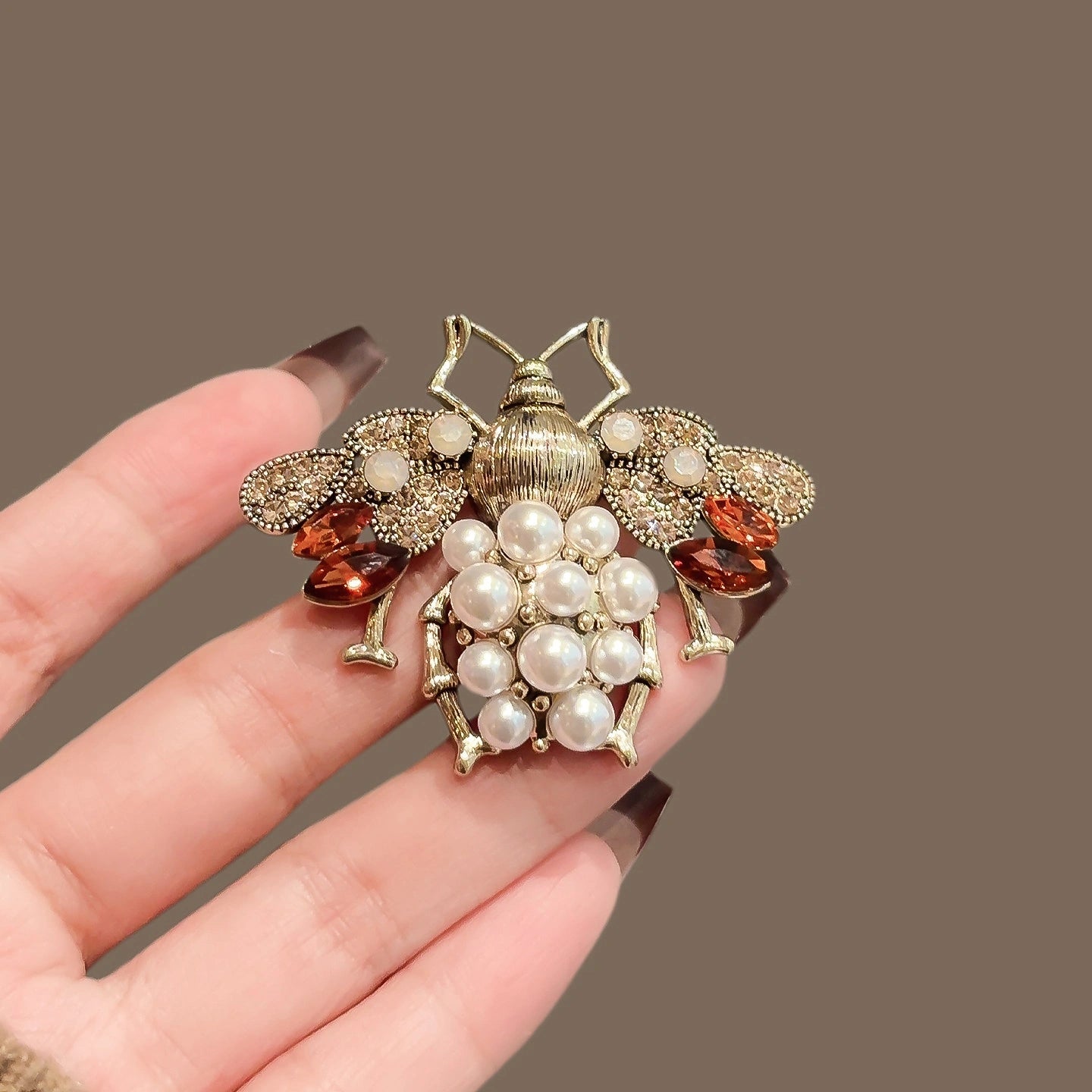 Bee brooch - product image 3
