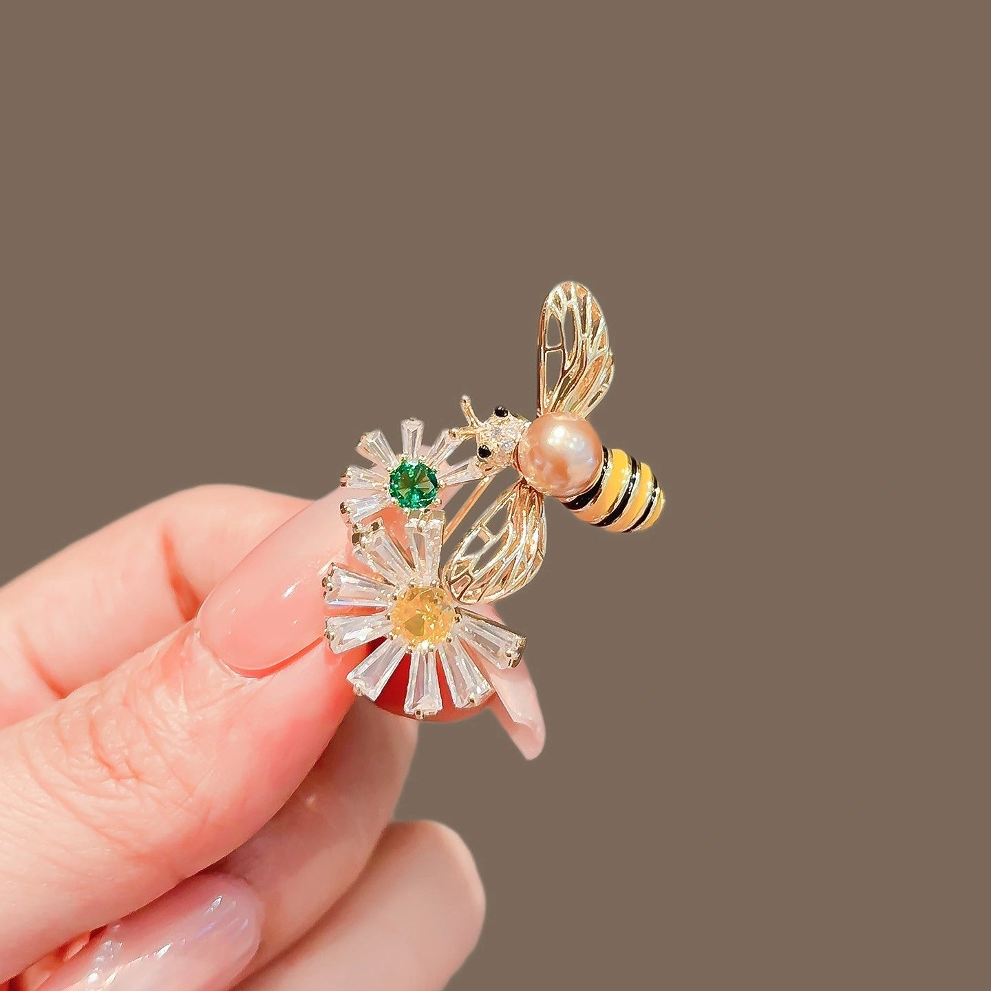 Bee brooch - product image 2