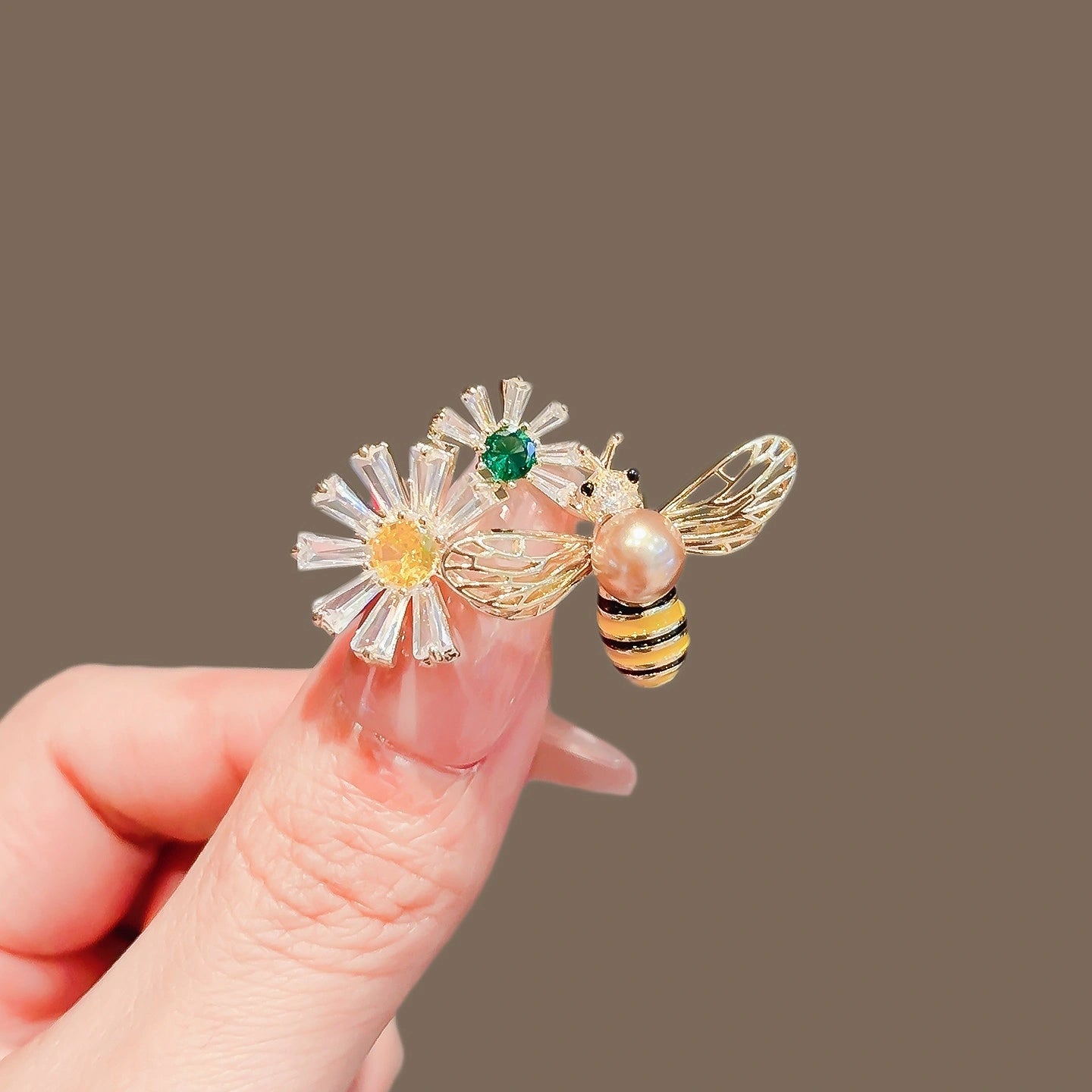 Bee brooch - product image 5