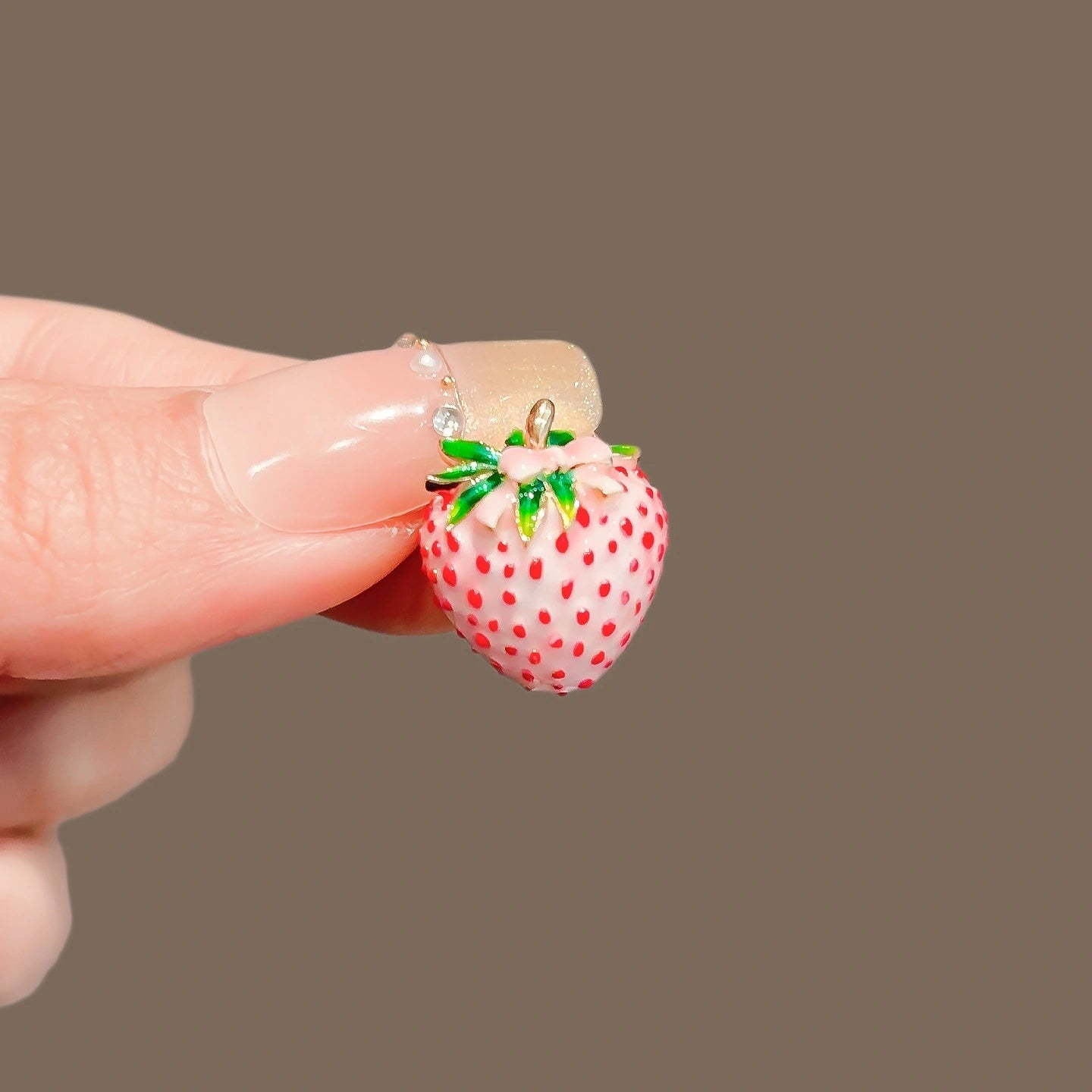 Strawberry brooch - product image 1