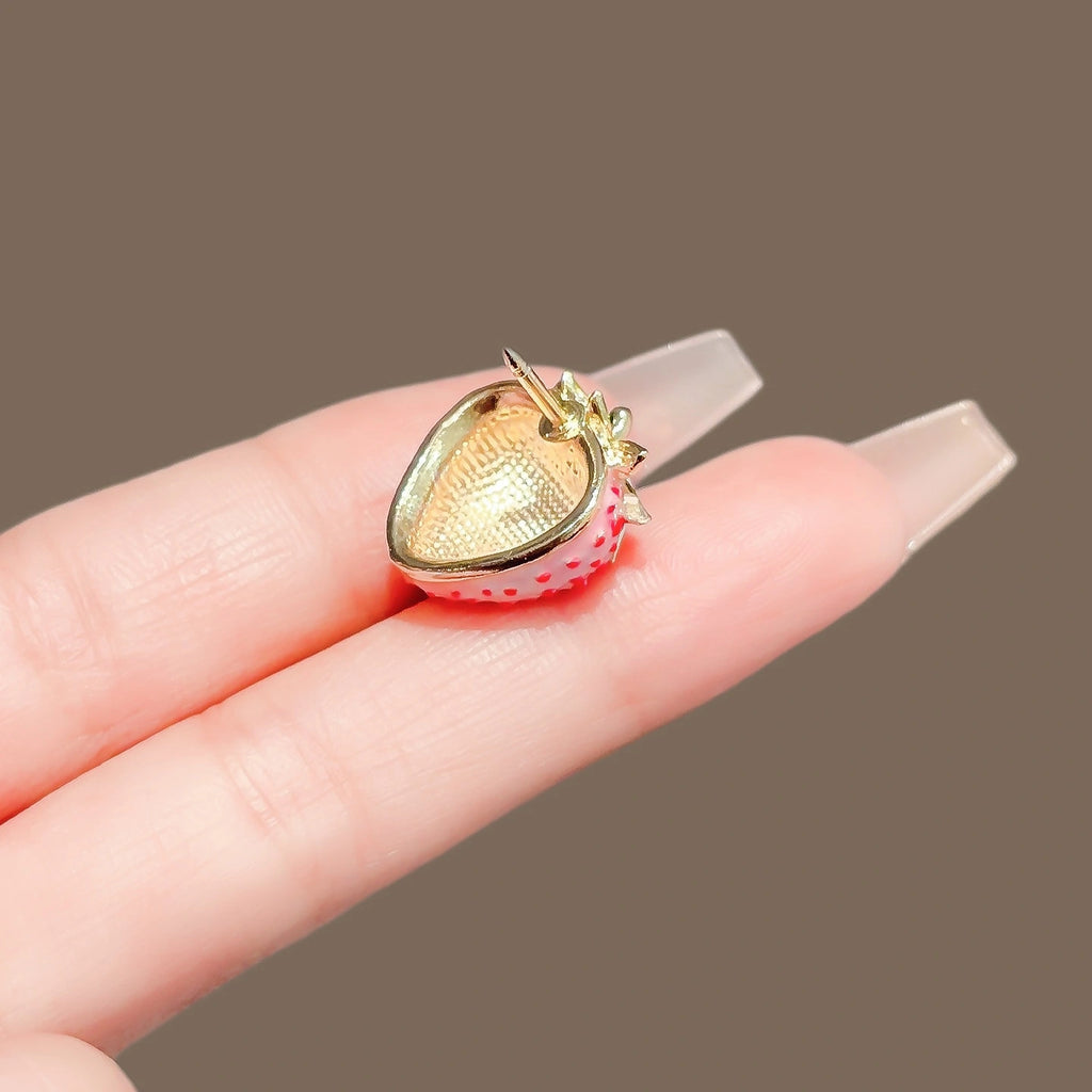 Strawberry brooch - product image 4