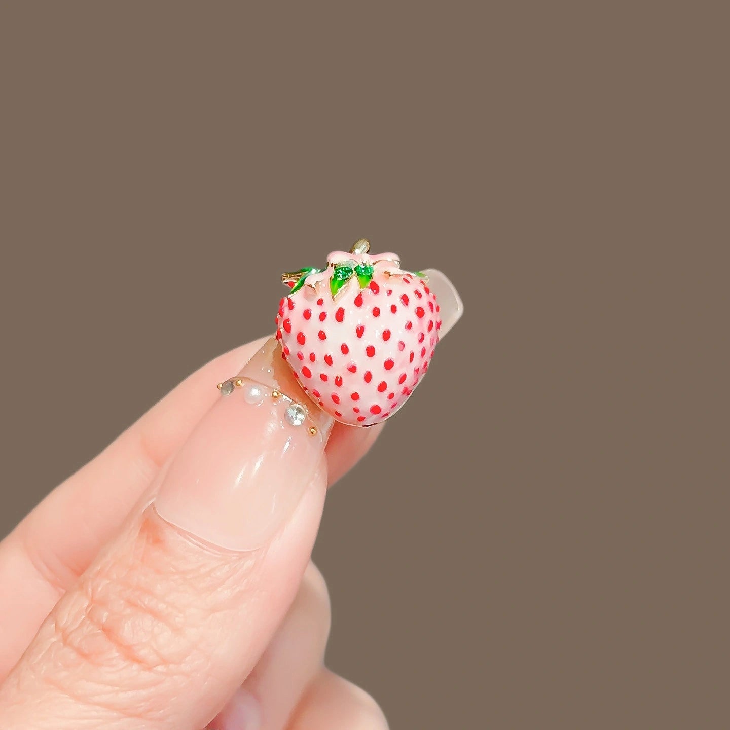 Strawberry brooch - product image 5