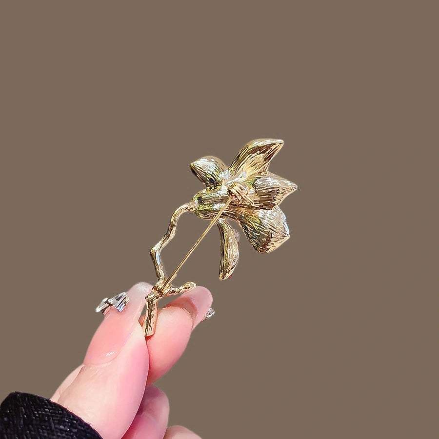 Magnolia brooch - product image 4