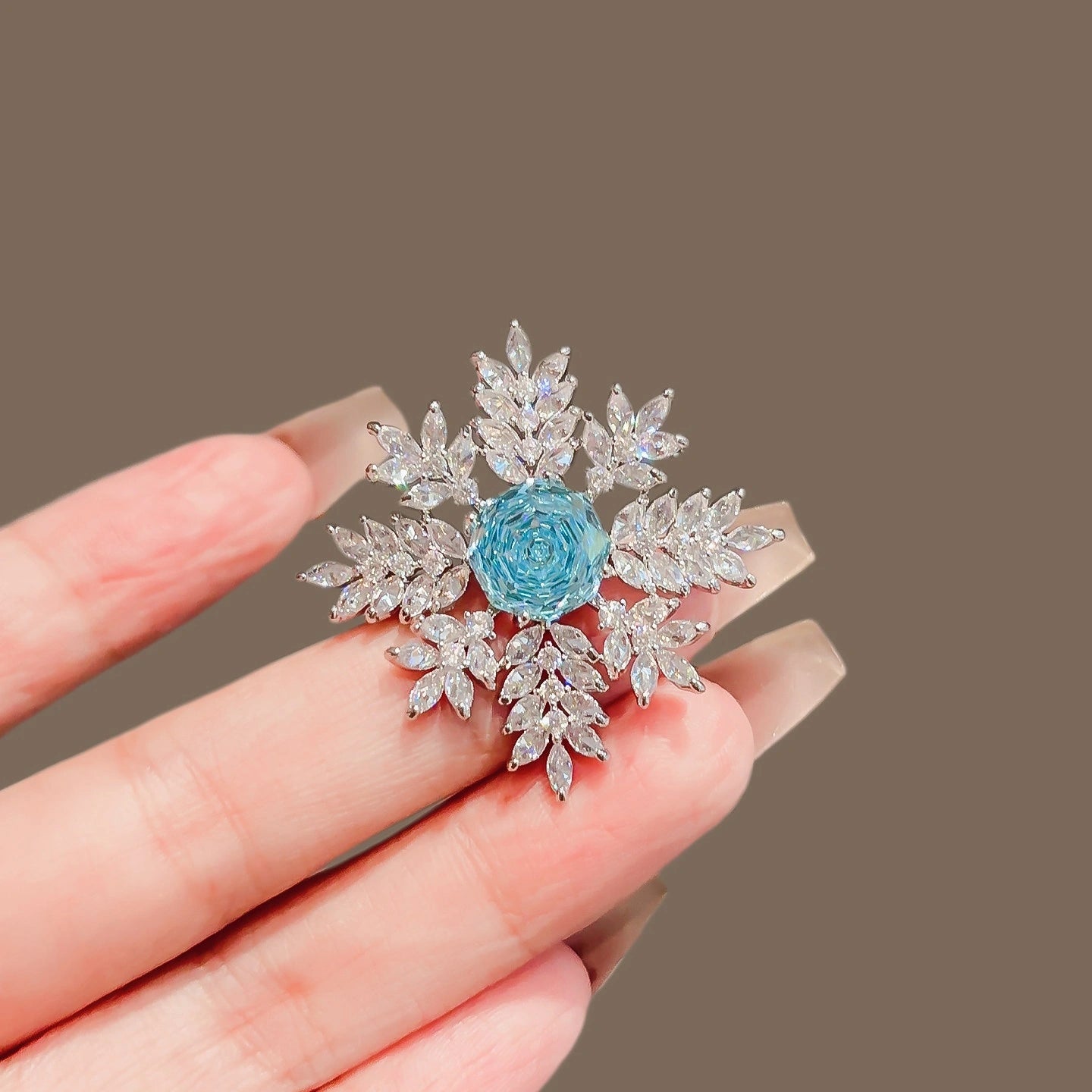 Snowflake brooch - product image 2