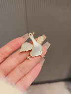 Goose brooch - product video 1