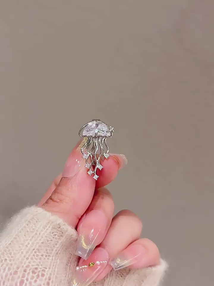 Mini Jellyfish Brooch Pin - Coastal Gift product video
