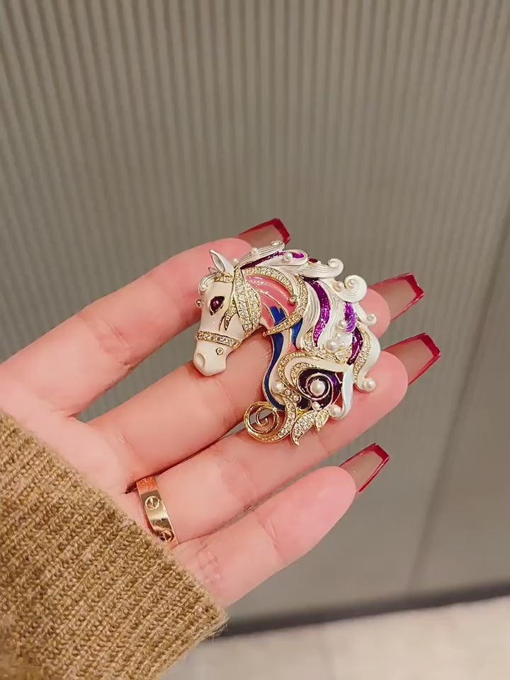 Floral brooch - product video 1