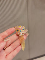 Lion Dance brooch - product video 1