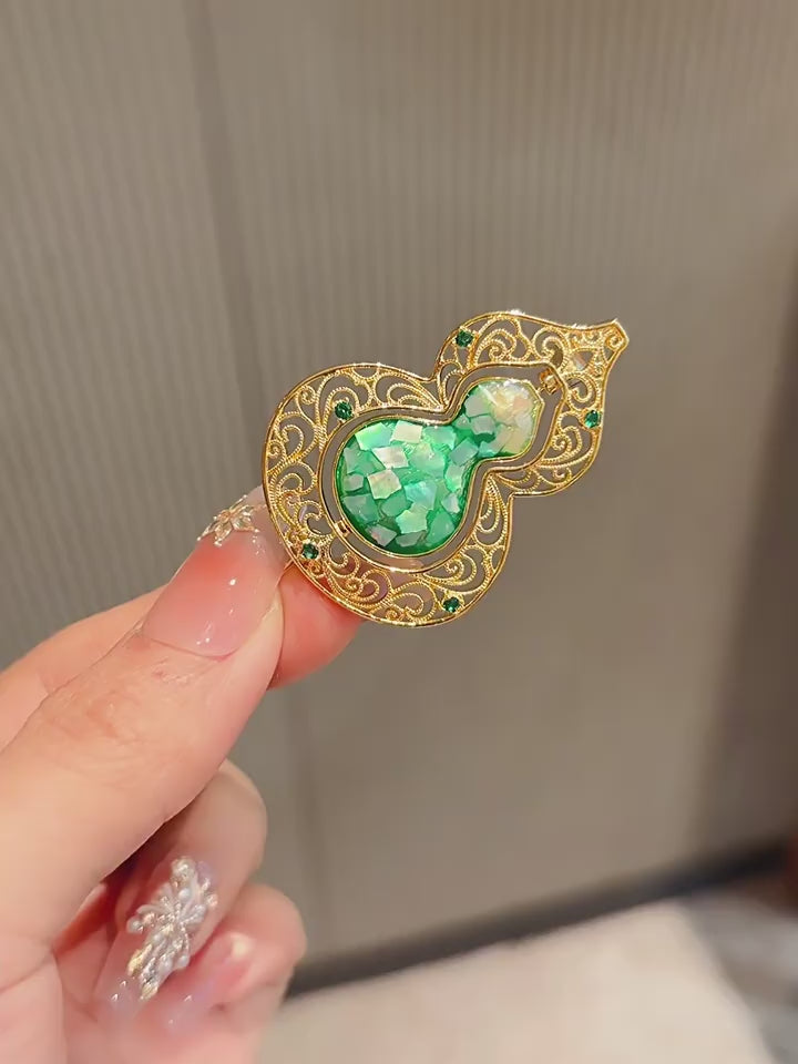 Gourd brooch - product video 1