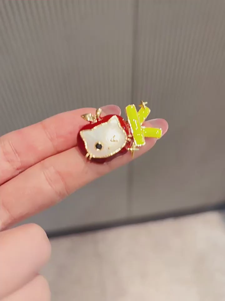 Cat brooch - product video 1