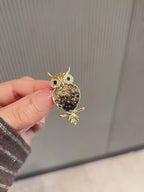 Cat brooch - product video 1