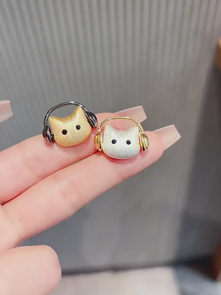 Playful Headphone Cat Brooch Pin - Animal Gift product video