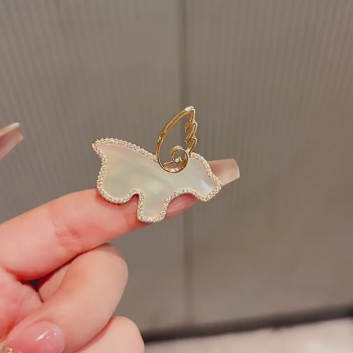 Mother-Of-Pearl Pegasus Horse Brooch - Animal Gift product video