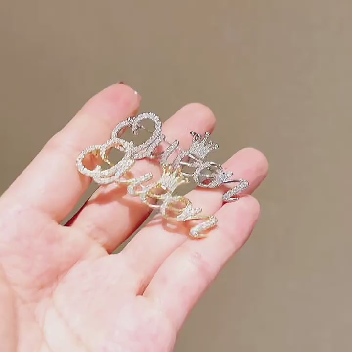 Crown Letter Brooch video showing the crown letter accessory