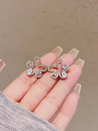 Hollow Flower Waist Tightener Pin video showing the hollow flower accessory