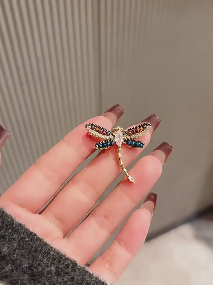 Dragonfly brooch - product video 1