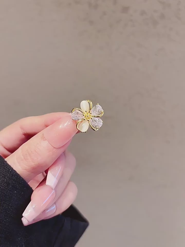Cat Eye Flower Mini Brooch video showing the flower accessory