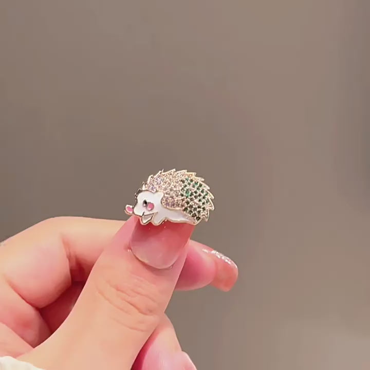 Hedgehog Mini Brooch video showing the hedgehog accessory