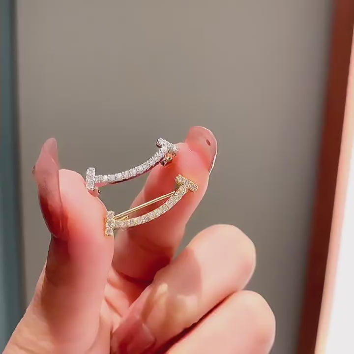 Mini Smile Brooch video showing the smile face accessory