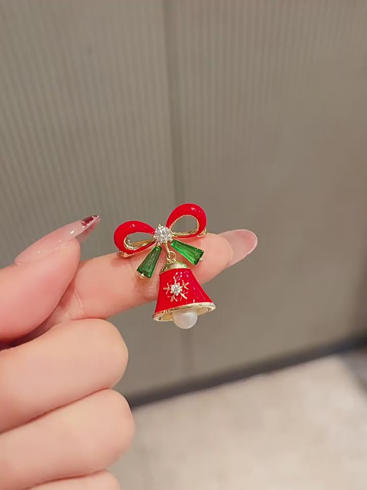 Christmas brooch - product video 1