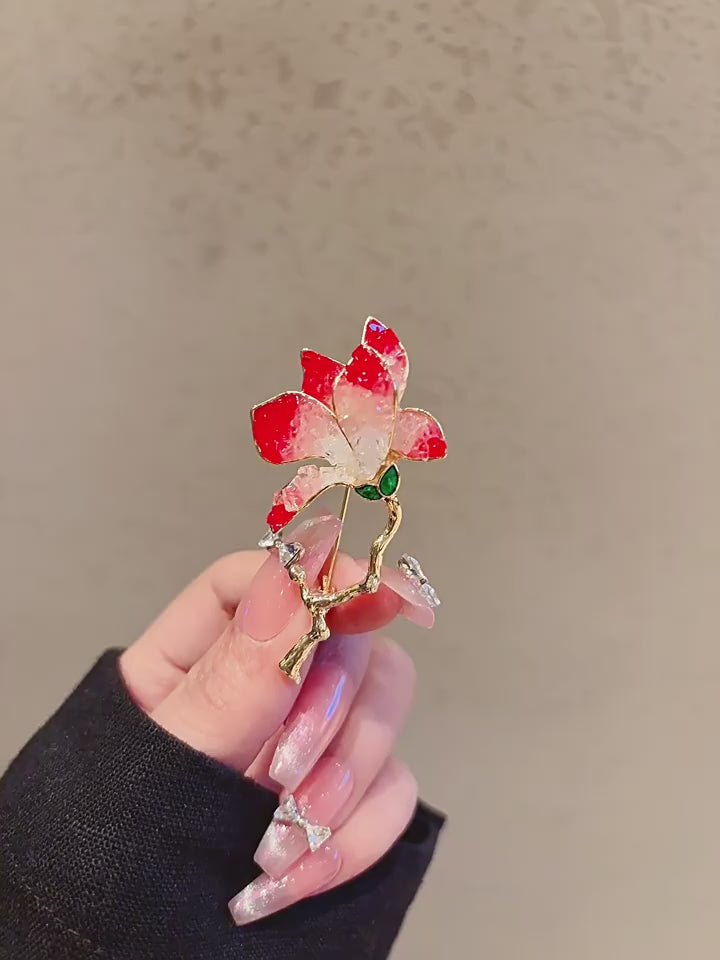 Magnolia brooch - product video 1