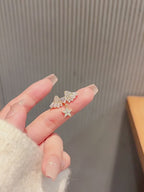 Heart Wing Mini Brooch video showing the heart with wings accessory