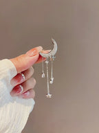Star Moon Tassel Brooch video showing the star and moon accessory